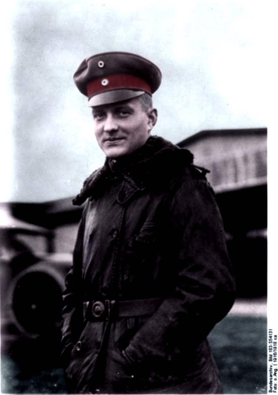Manfred von Richthofen in front of a hangar, 1916-1918