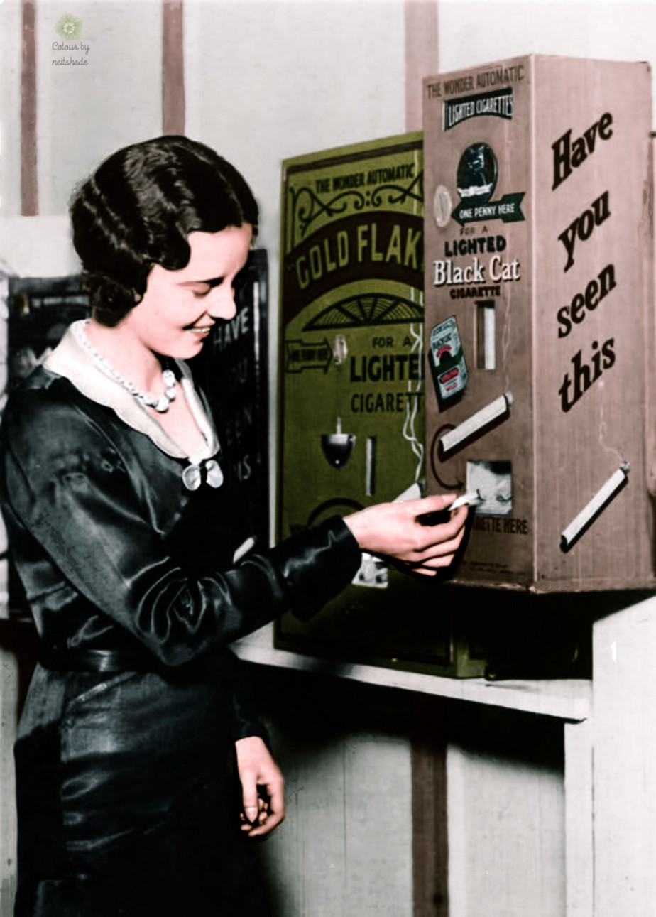 lit-cigarette-vending-machine-1930-1347862050_b